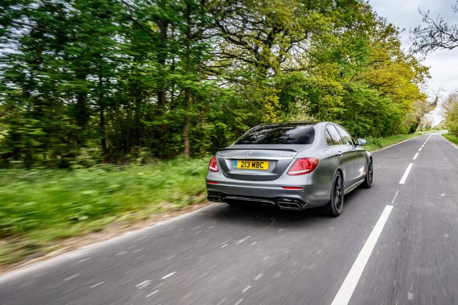  Mercedes-AMG E63 S 4Matic+ 2017 года  (UK) (фото 27 из 40)